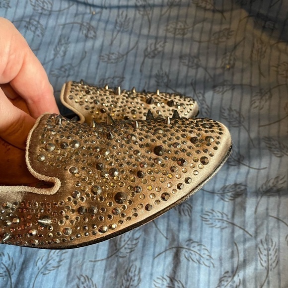 Sam Edelman Adena spiked flats. 6 - Picture 4 of 7